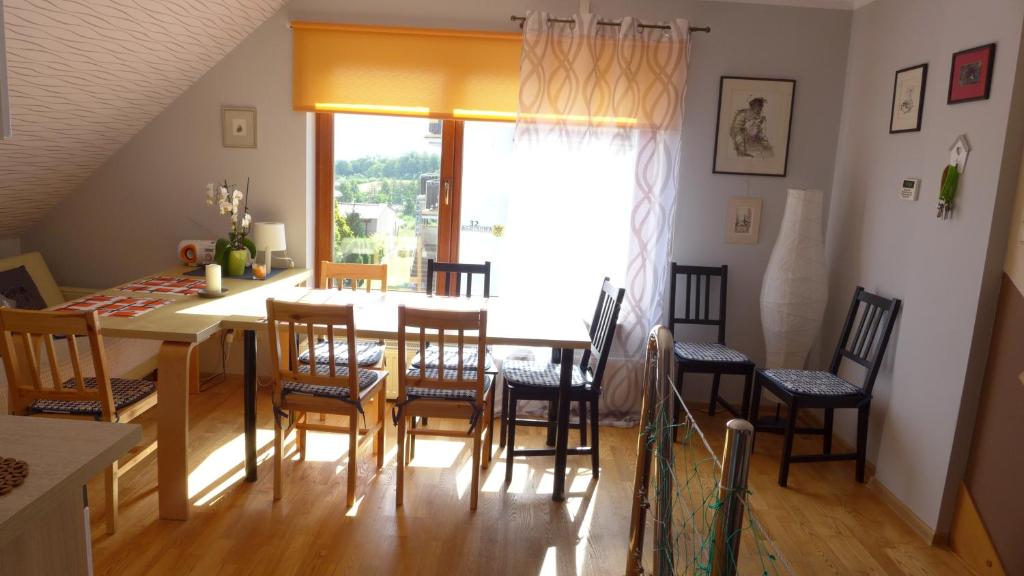 Apartament Margotにあるレストランまたは飲食店