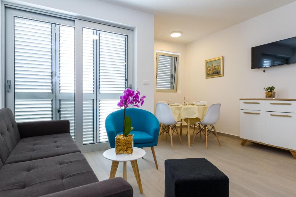 Cara Apartments