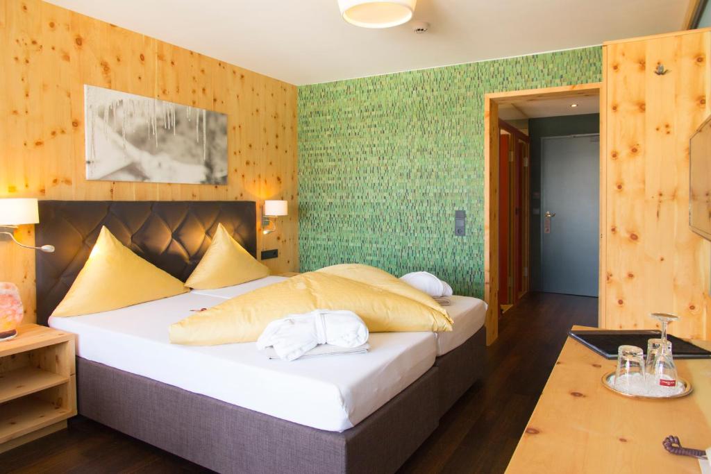 Postel nebo postele na pokoji v ubytování Wohlfühlhotel Hubertushof