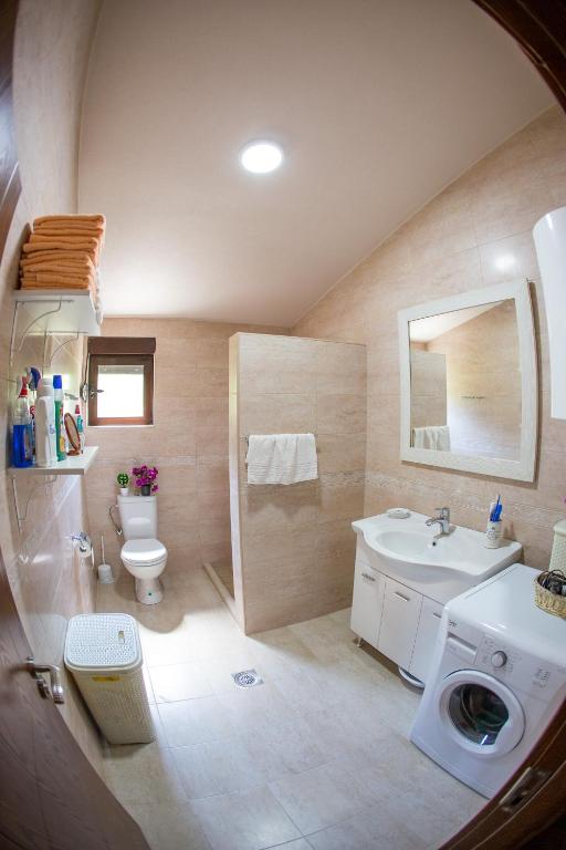 Vonios kambarys apgyvendinimo įstaigoje Apartment Bambo Tre Sorrele