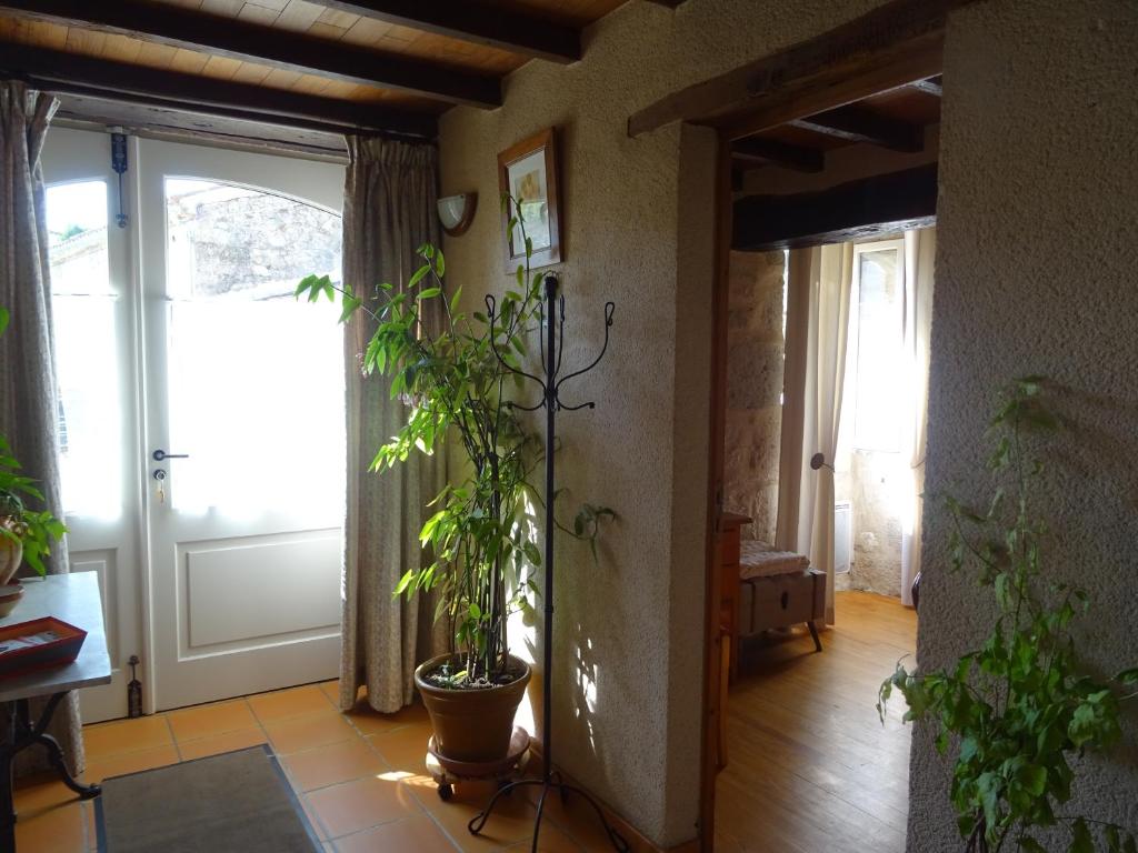Fotografie z fotogalerie ubytování La Maison des Cornières v destinaci Fourcès