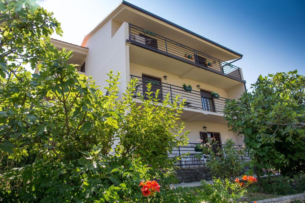 Sodas prie apgyvendinimo įstaigos Apartment Bambo Tre Sorrele