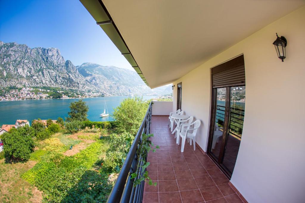 Kraštovaizdis prie apartamentų