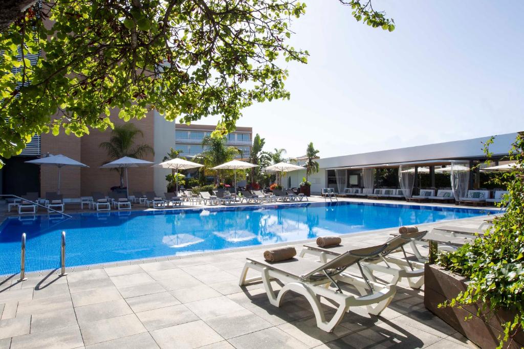Bazén v ubytovaní Altafulla Mar Hotel alebo v jeho blízkosti