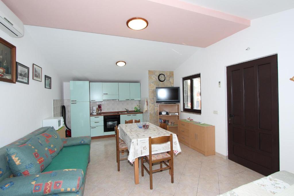 Kuchnia lub aneks kuchenny w obiekcie Apartments Marlina