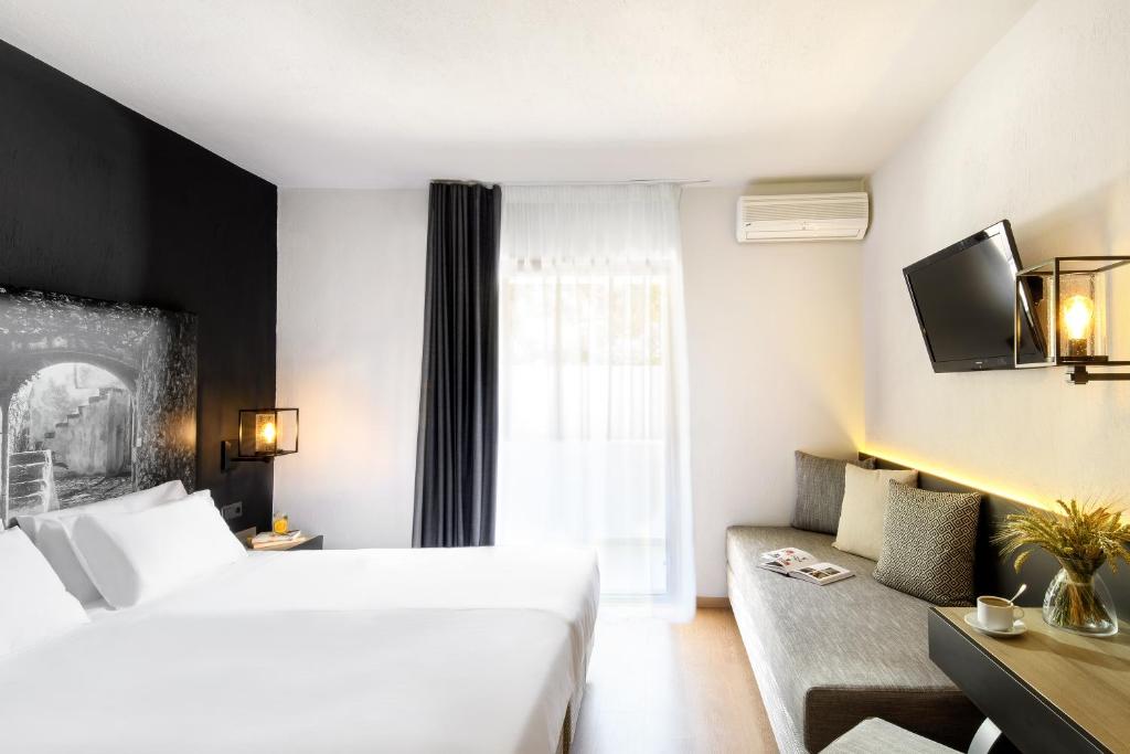 Akrathos Beach Hotel - 