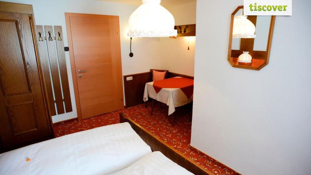 Postel nebo postele na pokoji v ubytování Gastehaus Wolf