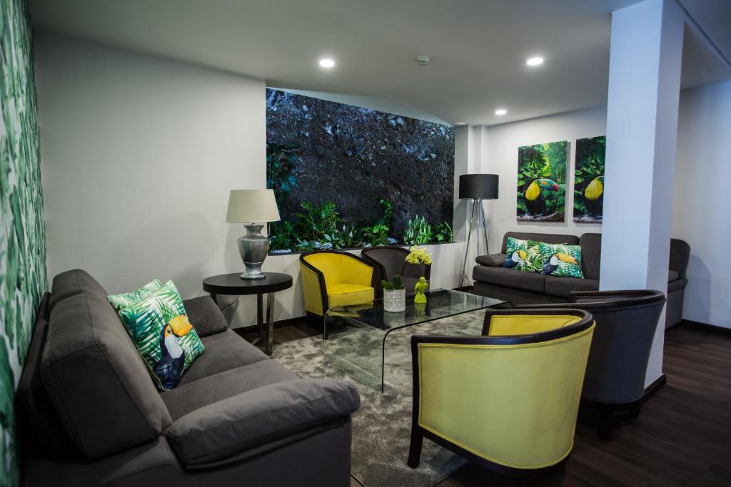 Santa Cruz Village Hotel - 18