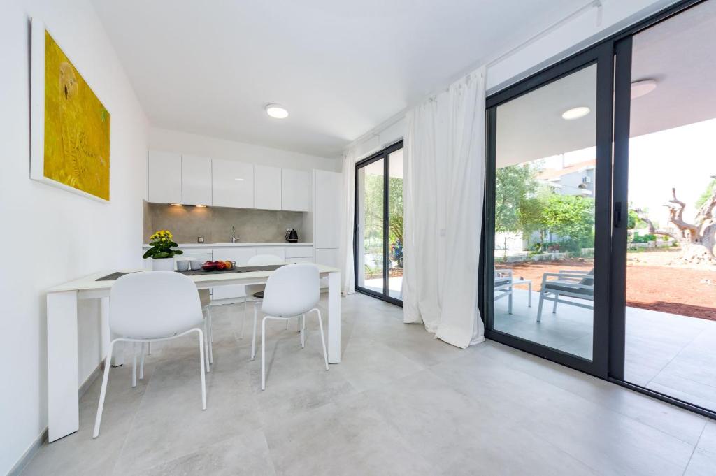 Kuchyň nebo kuchyňský kout v ubytování D. Marine Apartments
