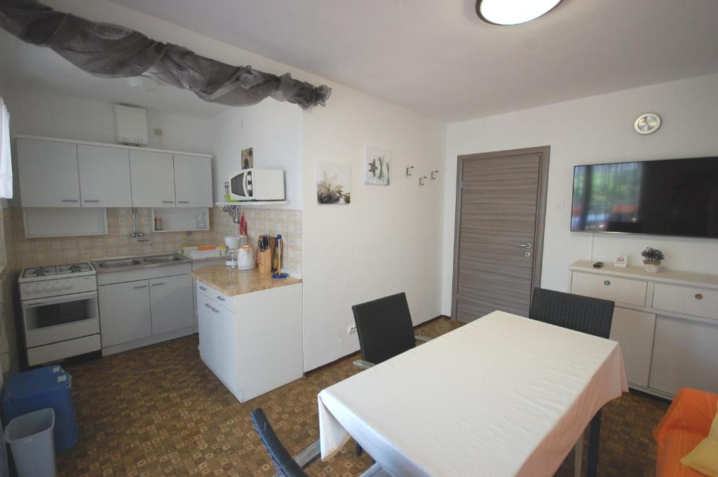 Kuchyňa alebo kuchynka v ubytovaní Apartments Jakobi by El-Pi Tours