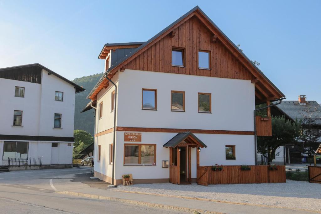 Budova, kde se apartmán nachází