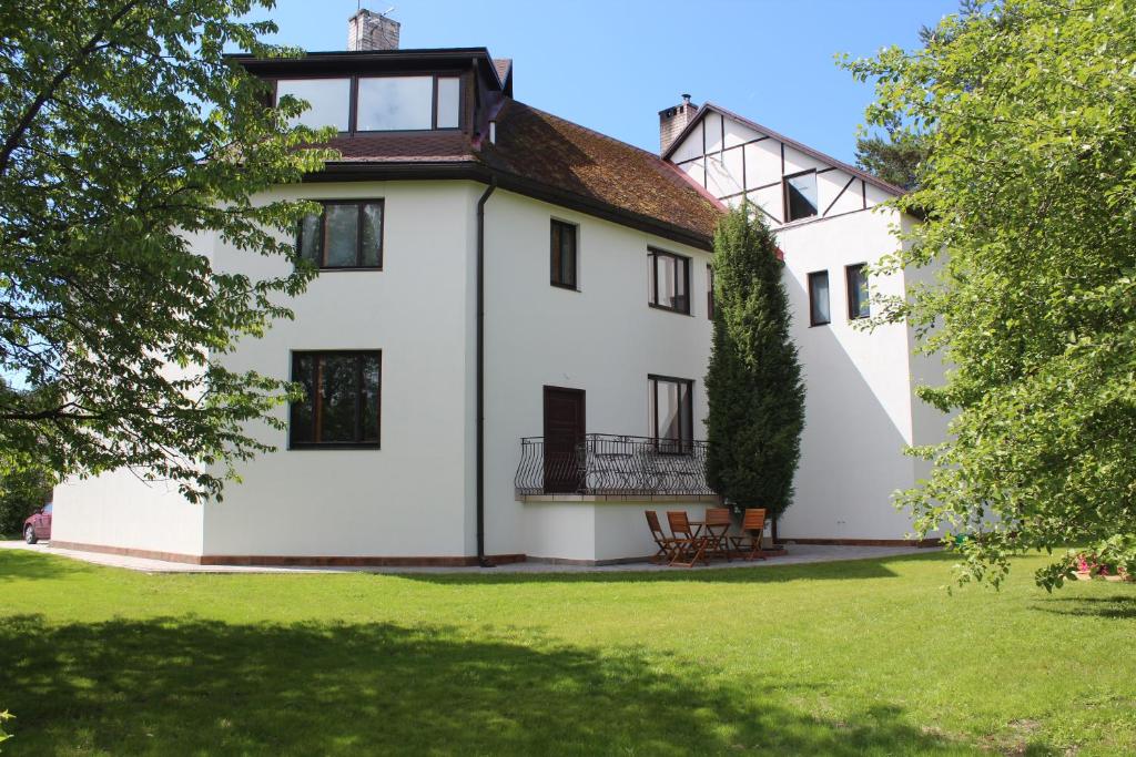 Villa Neubad في ساولكراستي: اطلالة خارجية على المنزل
