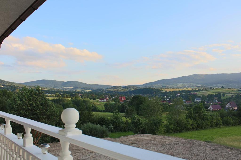 Výhľad na hory alebo výhľad na hory priamo z of the bed and breakfast