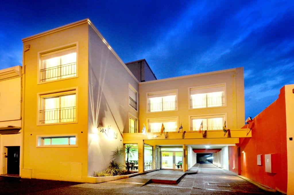 Budova, kde se aparthotel nachází