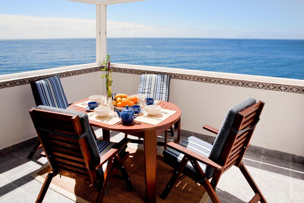 A general sea view or a sea view taken from Az apartmant