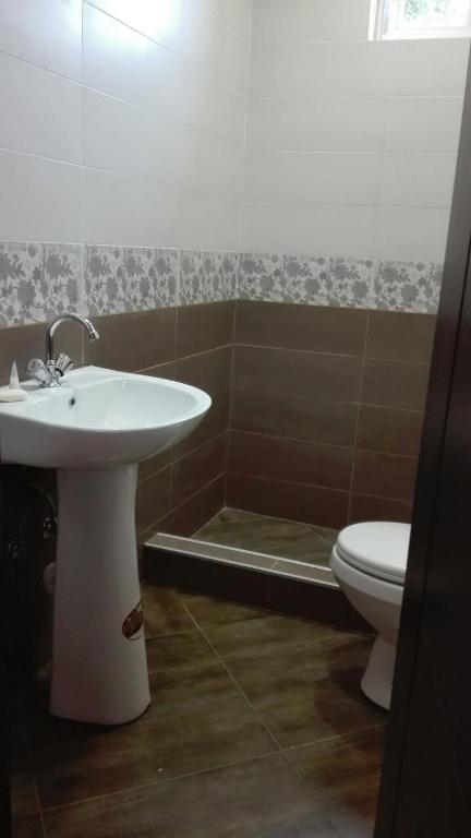Koupelna v ubytování Goga Guesthouse