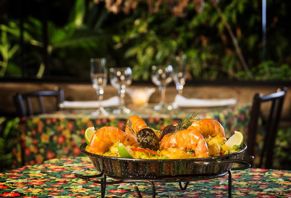 Comida in lodge ou em algum lugar perto