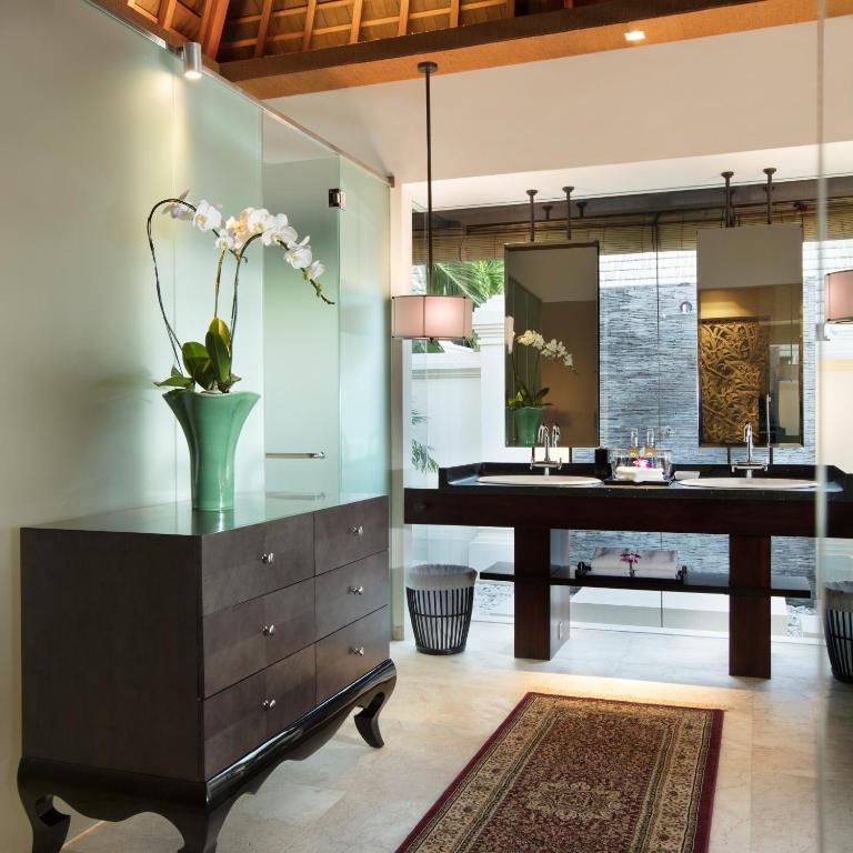 The Royal Santrian - 10