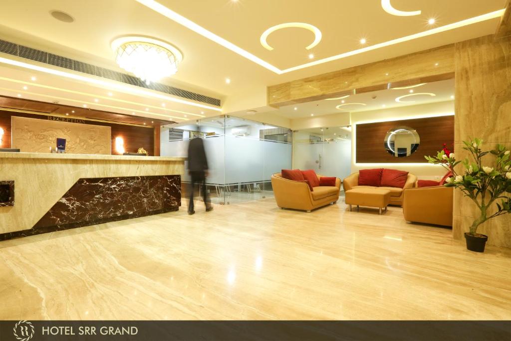 Posezení v ubytování Hotel SRR Grand