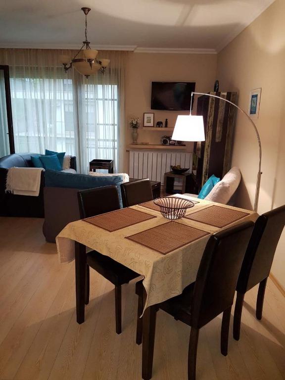 Televízia a/alebo spoločenská miestnosť v ubytovaní Zamardiresort