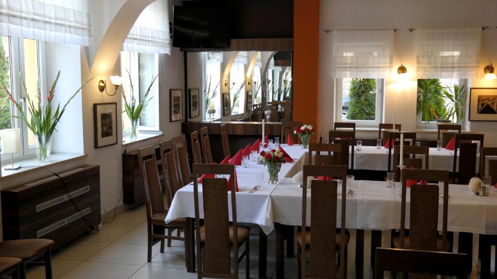 Reštaurácia alebo iné gastronomické zariadenie v ubytovaní Ośrodek SCSK Optima