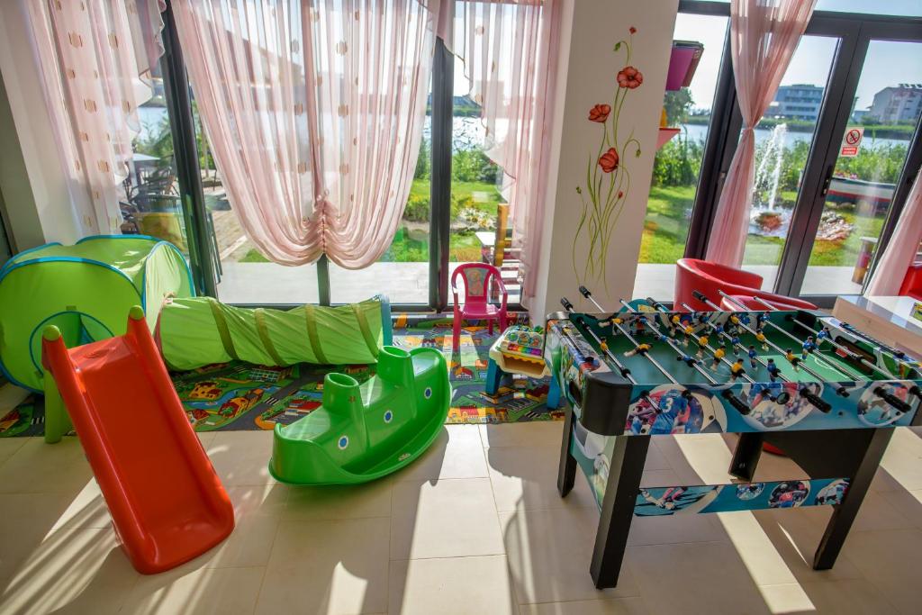 Детский клуб в Hotel Vis