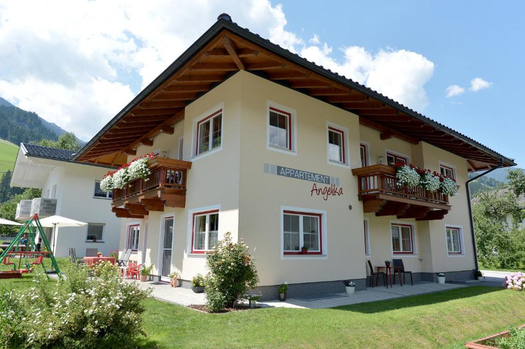 Budova, v ktorej sa apartmán nachádza