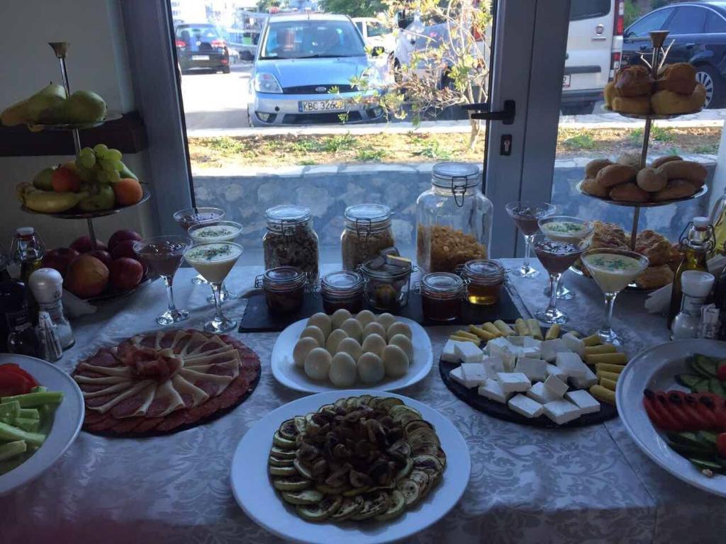 Φαγητό σε αυτό το ξενοδοχείο διαμερισμάτων ή κάπου εκεί κοντά