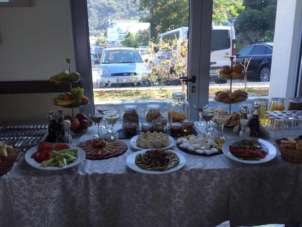 Φαγητό σε αυτό το ξενοδοχείο διαμερισμάτων ή κάπου εκεί κοντά