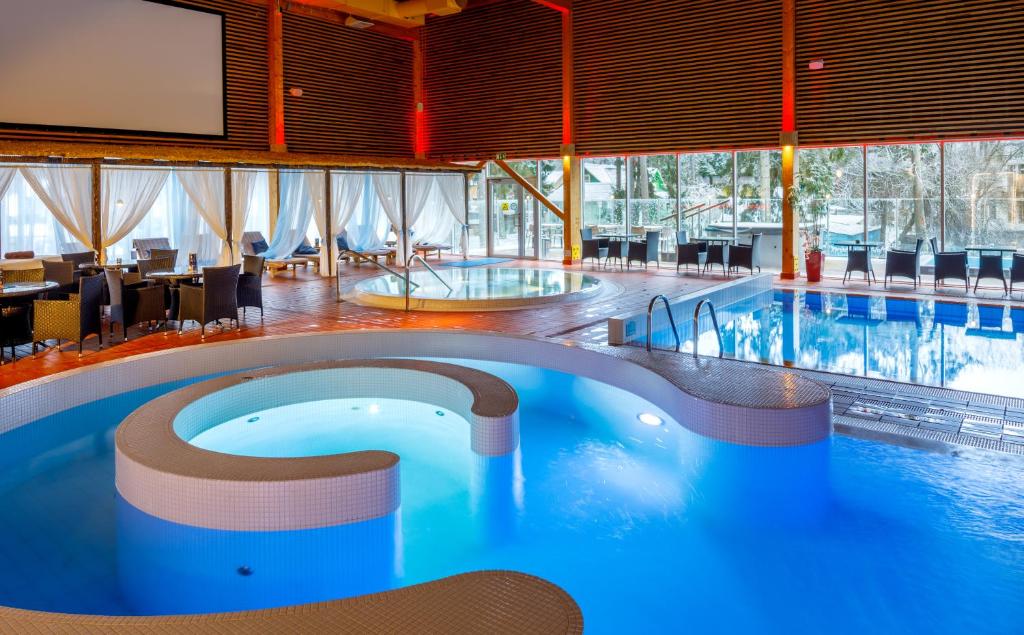 Bazén v ubytování Meresuu Spa & Hotel nebo v jeho okolí