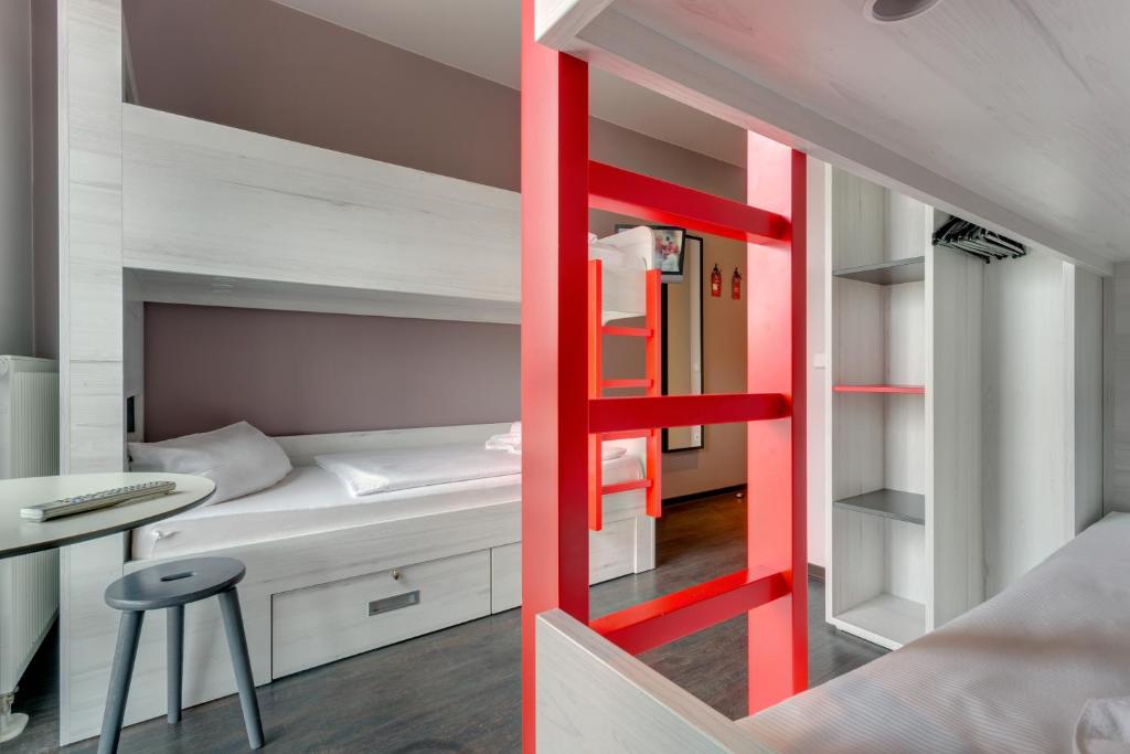 MEININGER Hotel Berlin Alexanderplatz - 四人间（仅限双层床）