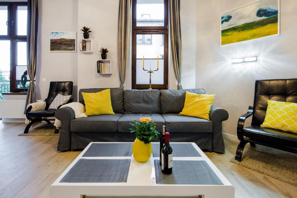 Posedenie v ubytovaní Kings Landing Apartament