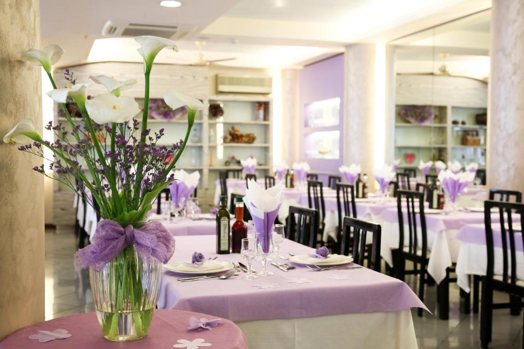 Restaurace v ubytování Hotel Ambra
