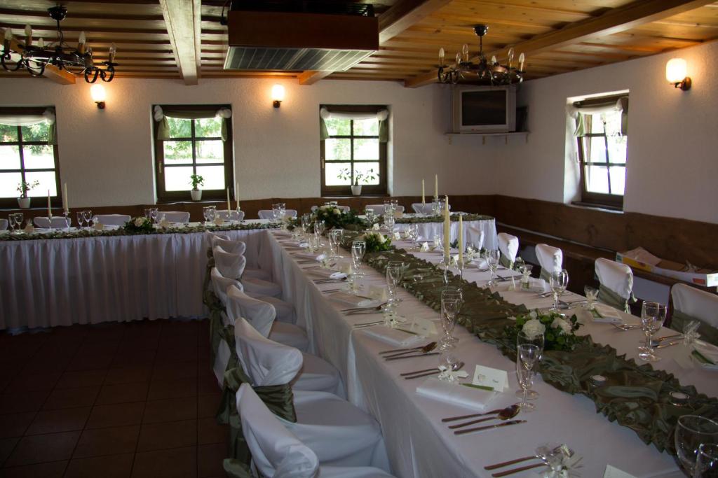 Restaurace v ubytování Penzion Orlov