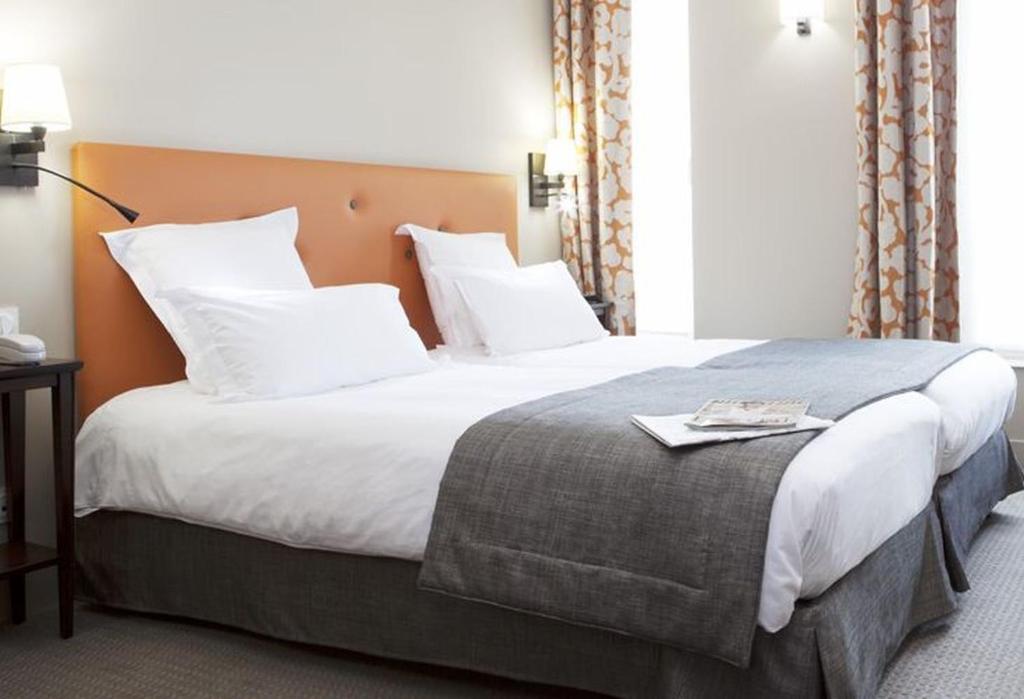 Hôtel Le Relais Saint Charles - Superior Double Room With Eiffel Tower View