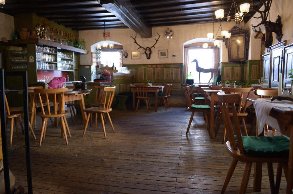 Restaurace v ubytování Hotel Post Karlon