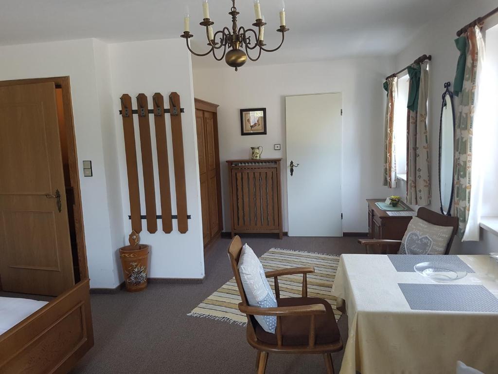 Fotografie z fotogalerie ubytování Gästehaus Meran v destinaci Bad Wiessee