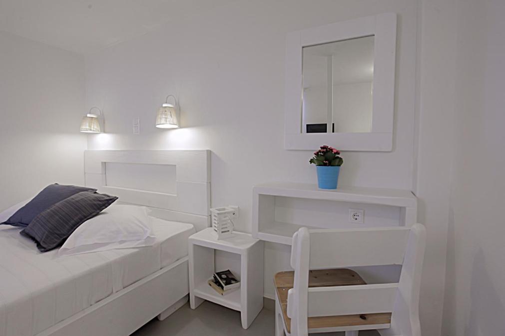 Uma cama ou camas num quarto em Glaros Studios