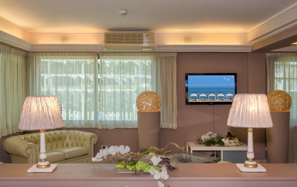 TV a/nebo společenská místnost v ubytování Hotel Siesta