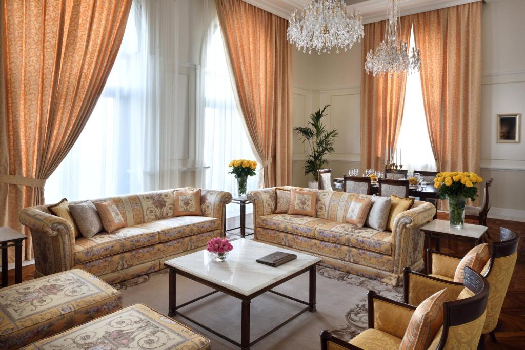 Posezení v ubytování Palazzo Versace Dubai