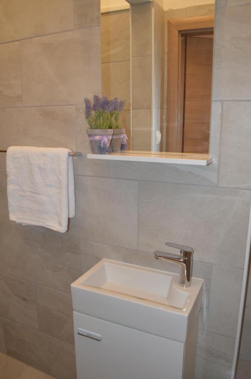 Studios & Apartments Porto - 2