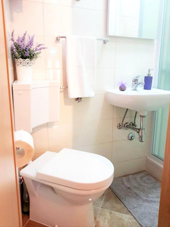 Koupelna v ubytování Room Ivana with private bathroom - Center of Split