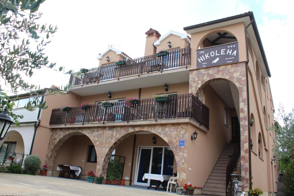 Budova, kde se apartmán nachází