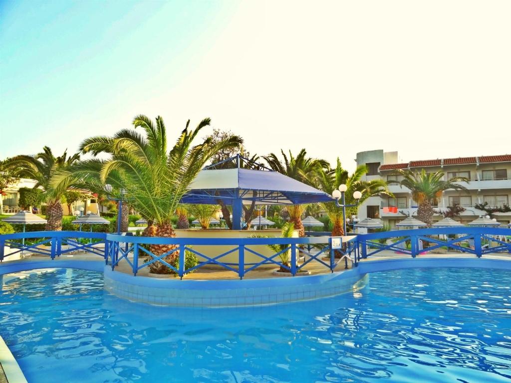 Bazén v ubytování Filerimos Village Hotel nebo v jeho okolí