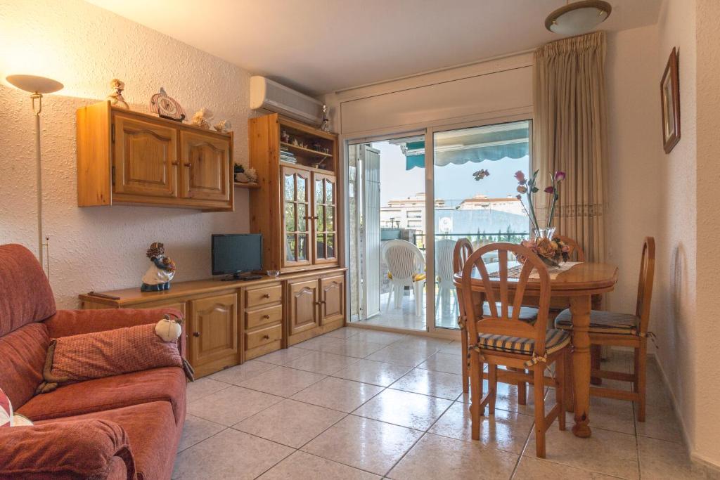 Kuchyň nebo kuchyňský kout v ubytování Calafell Apartment 2