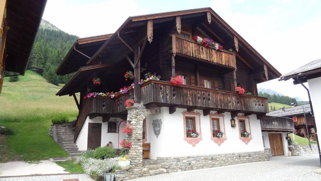 Fotografia z galérie ubytovania Schlossar Haus v destinácii Sappada