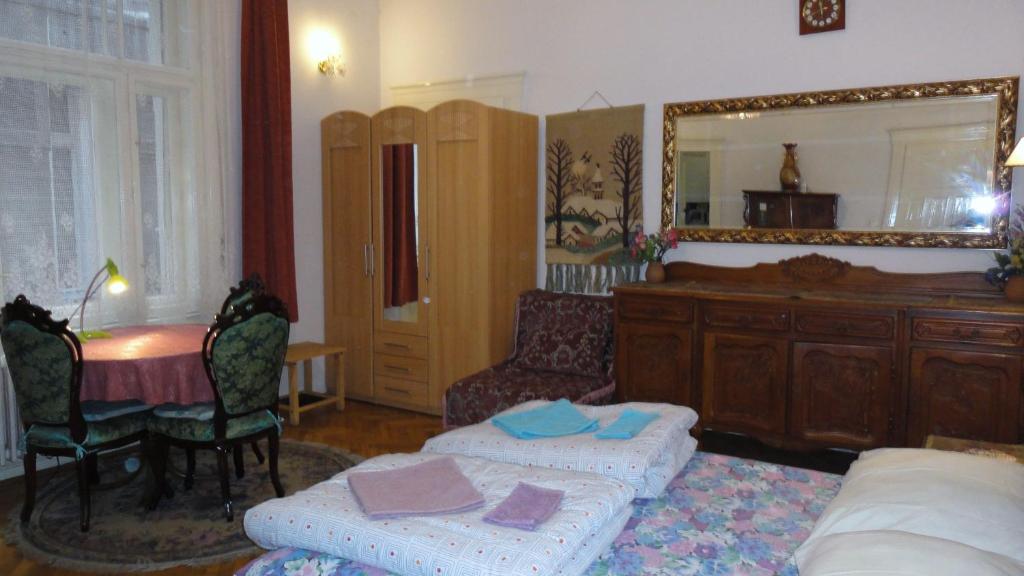 Postel nebo postele na pokoji v ubytování Garibaldi 5 Apartments & Rooms