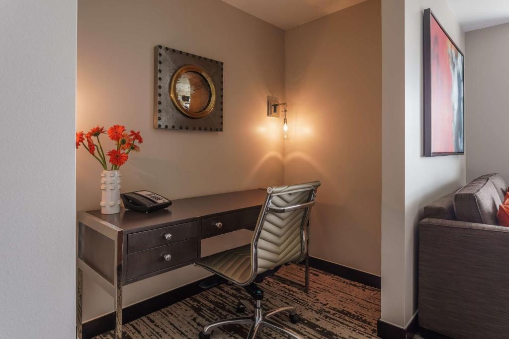 Hyatt Regency Aurora-Denver Conference Center - Deluxe King Room