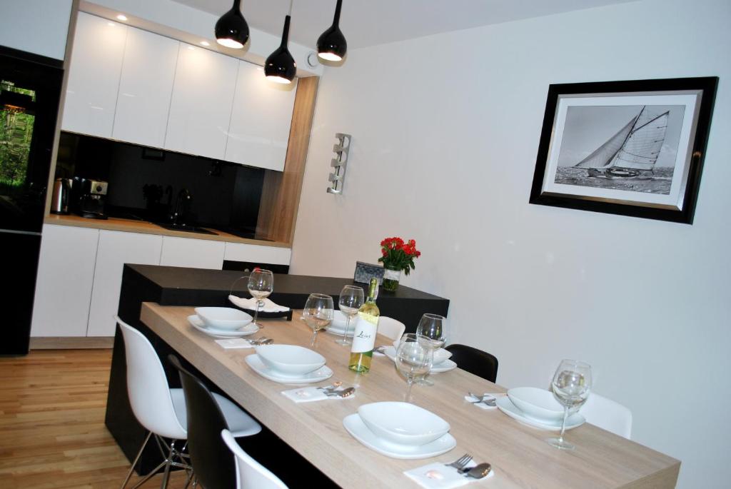 Kuchyňa alebo kuchynka v ubytovaní ApartMorze apartamenty Fregata