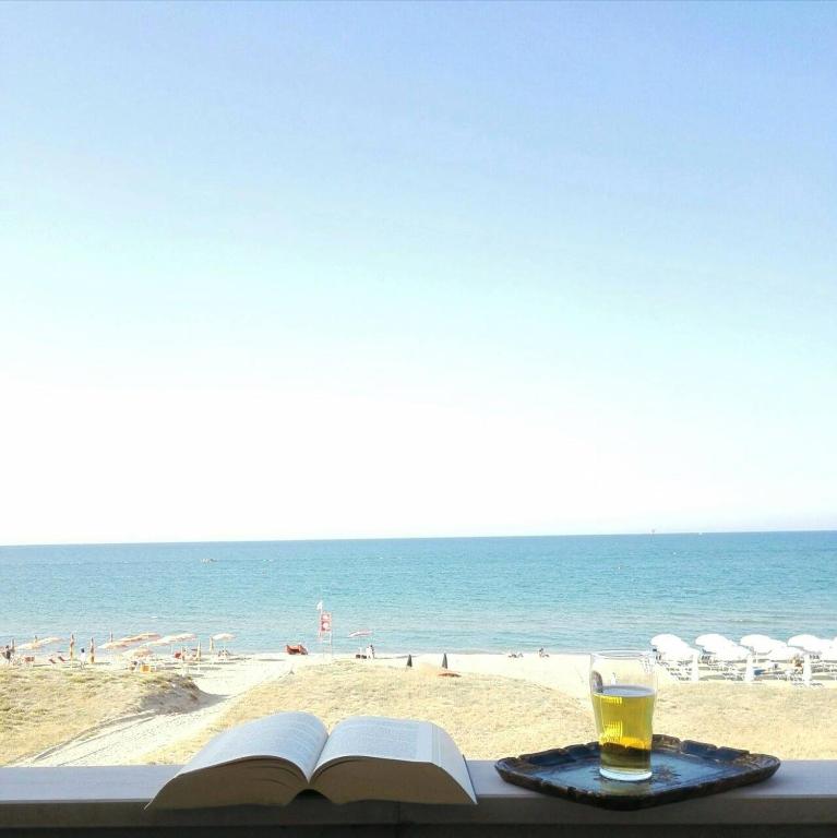 A general sea view or a sea view taken from a panziókat